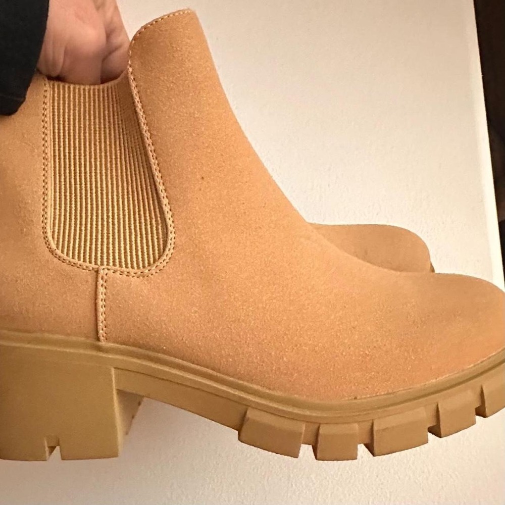 Athlefit Womens Chelsea Platform Ankle Boots Chunky Heel Size 8.5 Preloved